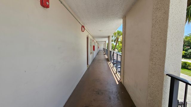 2650 NW 49th Avenue 318, Lauderdale Lakes, FL 33313