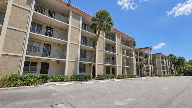 2650 NW 49th Avenue 318, Lauderdale Lakes, FL 33313