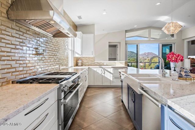 4830 E Mcdonald Drive, Paradise Valley, AZ 85253