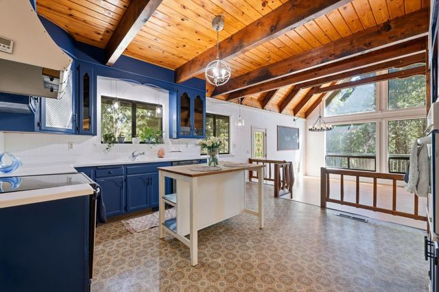 5311 Andrews Ln, Camino, CA 95709
