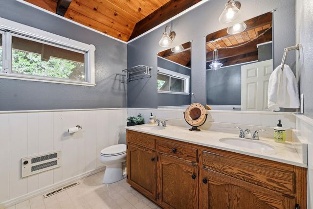 5311 Andrews Ln, Camino, CA 95709