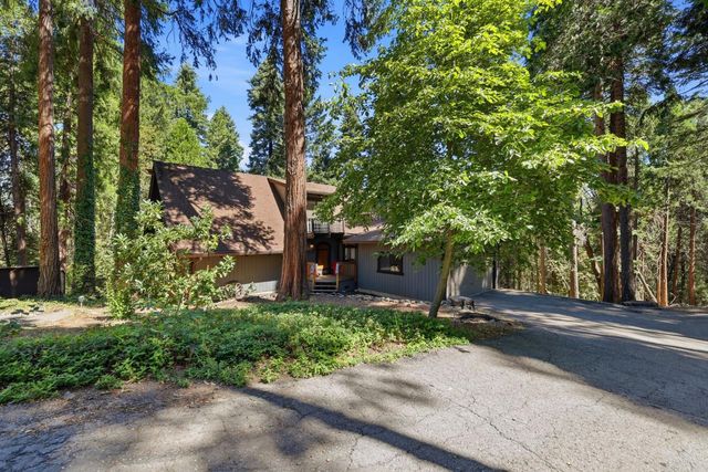 5311 Andrews Ln, Camino, CA 95709