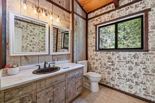 5311 Andrews Ln, Camino, CA 95709