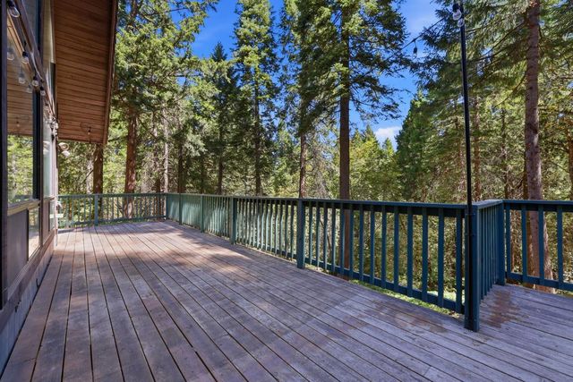 5311 Andrews Ln, Camino, CA 95709