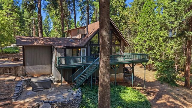 5311 Andrews Ln, Camino, CA 95709