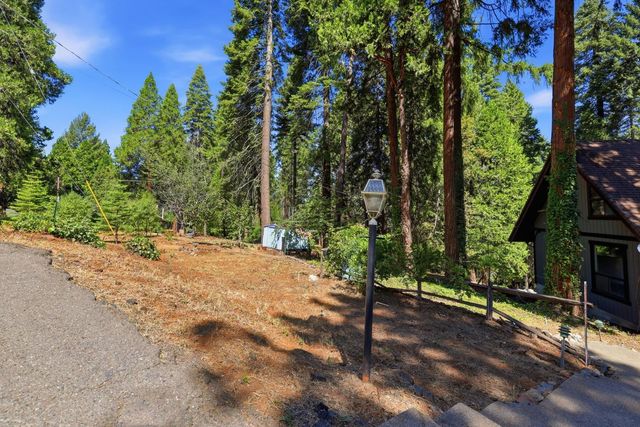 5311 Andrews Ln, Camino, CA 95709