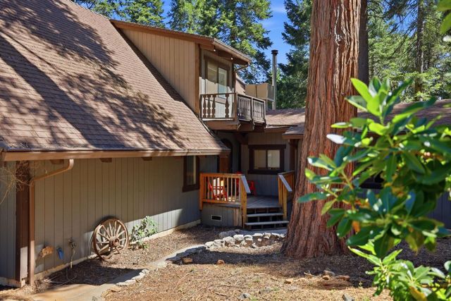 5311 Andrews Ln, Camino, CA 95709