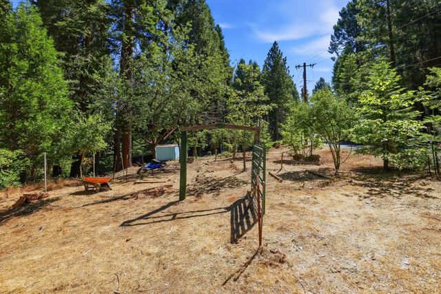 5311 Andrews Ln, Camino, CA 95709