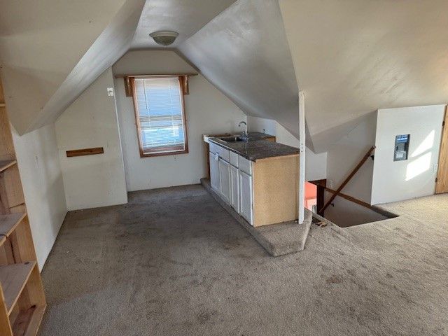 1233 Rainbow Drive, Cedar Falls, IA 50613