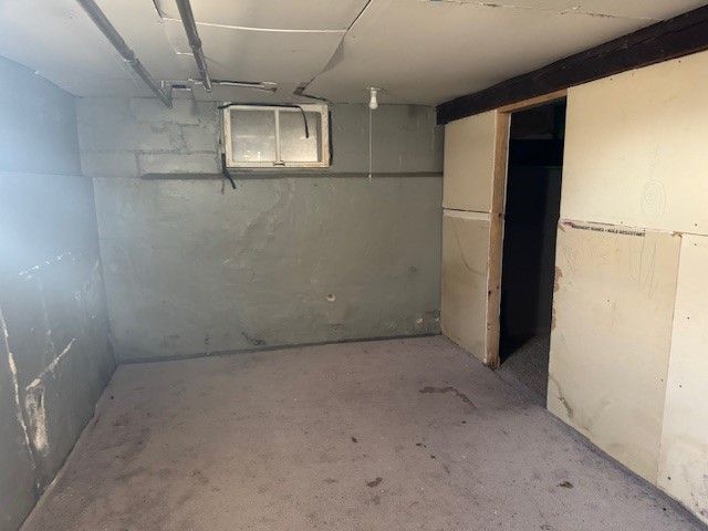 1233 Rainbow Drive, Cedar Falls, IA 50613