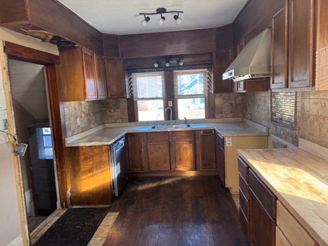 1233 Rainbow Drive, Cedar Falls, IA 50613