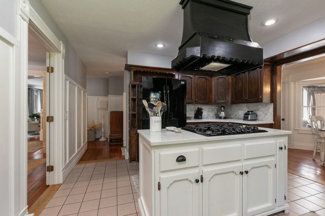 240 Iron Oaks Drive, Ozark, MO 65721