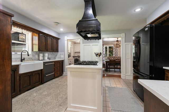 240 Iron Oaks Drive, Ozark, MO 65721