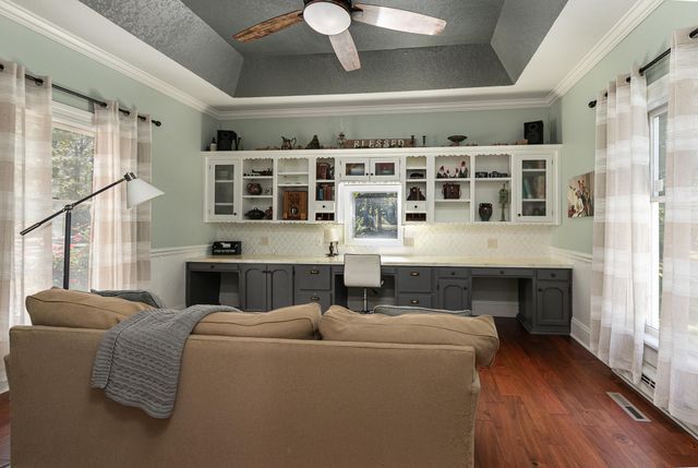 240 Iron Oaks Drive, Ozark, MO 65721