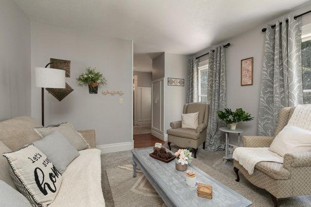 240 Iron Oaks Drive, Ozark, MO 65721