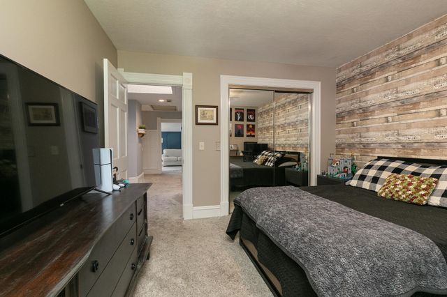 240 Iron Oaks Drive, Ozark, MO 65721