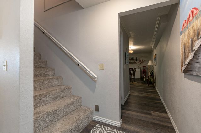 240 Iron Oaks Drive, Ozark, MO 65721