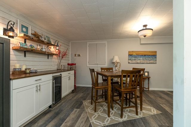 240 Iron Oaks Drive, Ozark, MO 65721