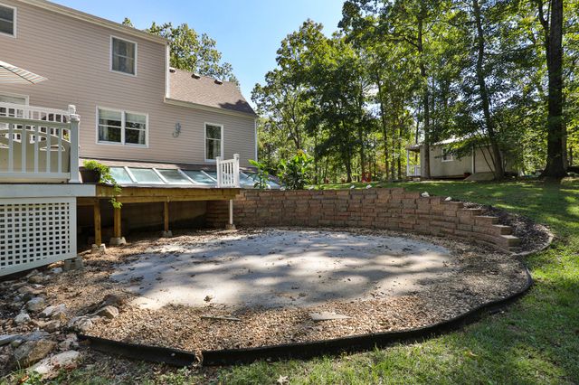 240 Iron Oaks Drive, Ozark, MO 65721