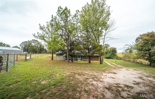 30131 Ranch Lane, Richland, MO 65556