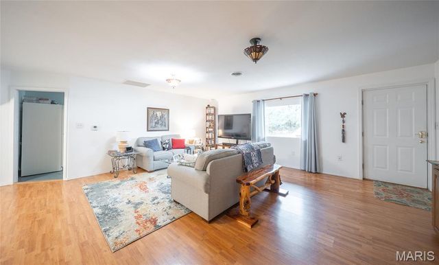 30131 Ranch Lane, Richland, MO 65556