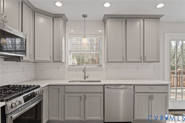 2013 Hunton Commons Ln, Henrico, VA 23059