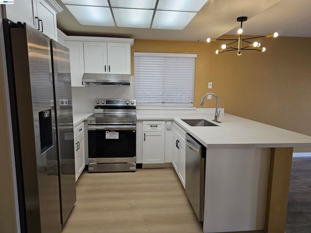 1063 Mepham Dr, Pittsburg, CA 94565