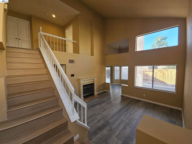 1063 Mepham Dr, Pittsburg, CA 94565