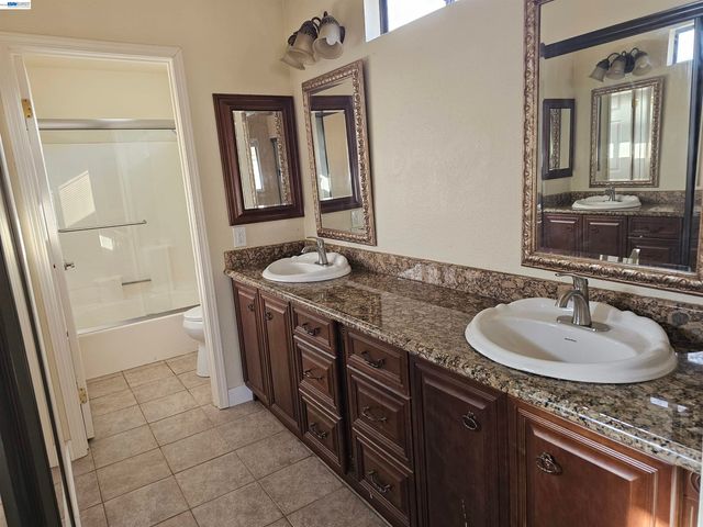 1063 Mepham Dr, Pittsburg, CA 94565