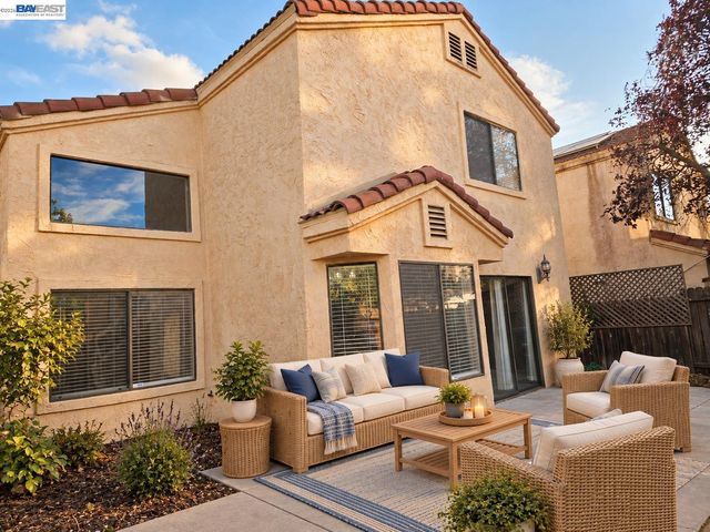 1063 Mepham Dr, Pittsburg, CA 94565