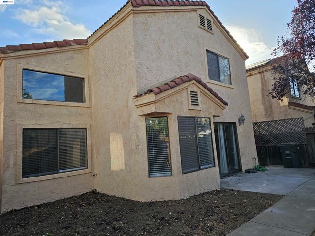 1063 Mepham Dr, Pittsburg, CA 94565