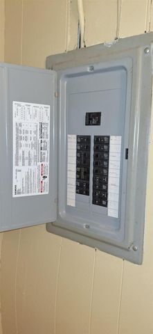 921 RATON COURT, Manitowoc, WI 54220