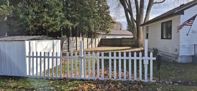 921 RATON COURT, Manitowoc, WI 54220