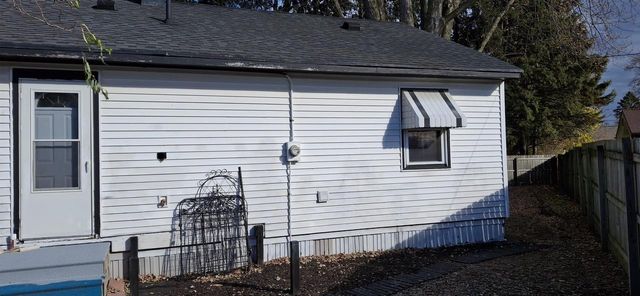 921 RATON COURT, Manitowoc, WI 54220