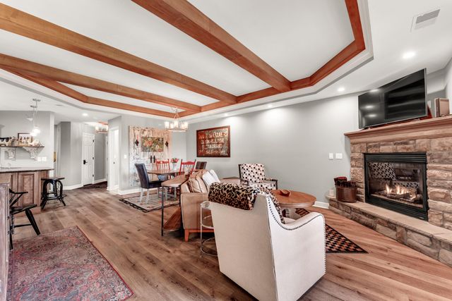 250 Lakewood Drive 5204, Hollister, MO 65672