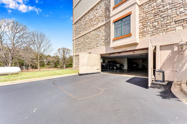 250 Lakewood Drive 5204, Hollister, MO 65672