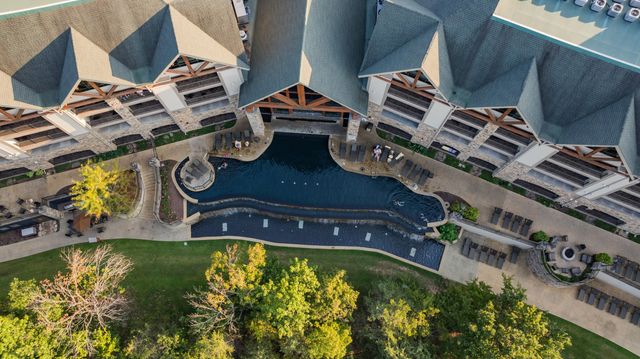 250 Lakewood Drive 5204, Hollister, MO 65672