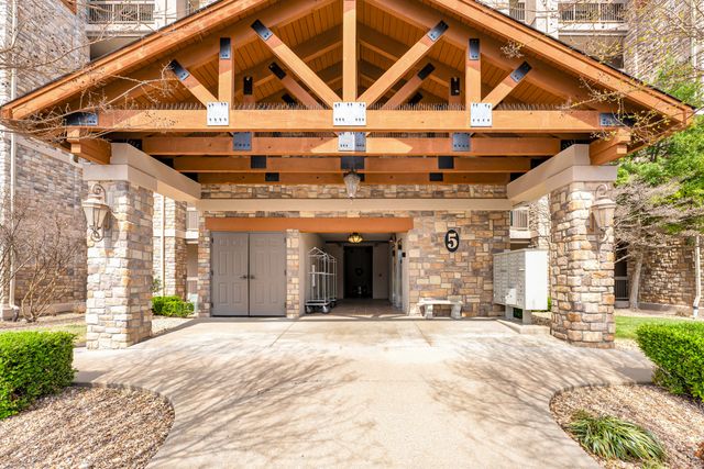 250 Lakewood Drive 5204, Hollister, MO 65672