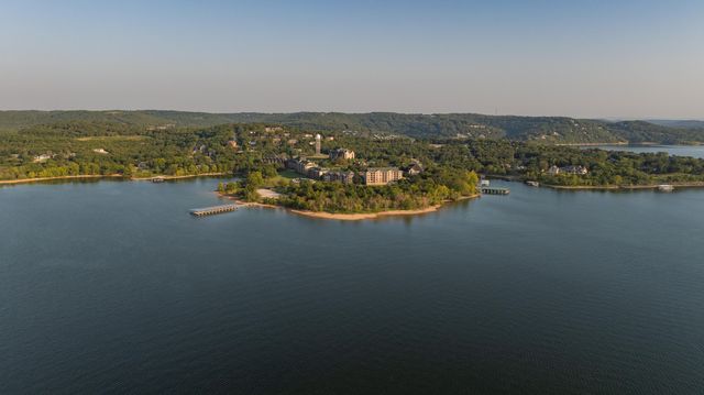 250 Lakewood Drive 5204, Hollister, MO 65672