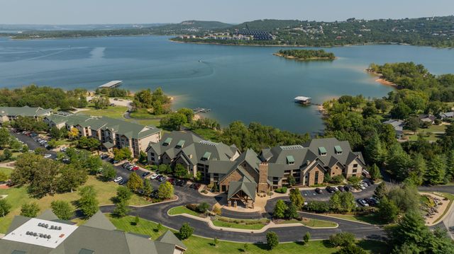 250 Lakewood Drive 5204, Hollister, MO 65672