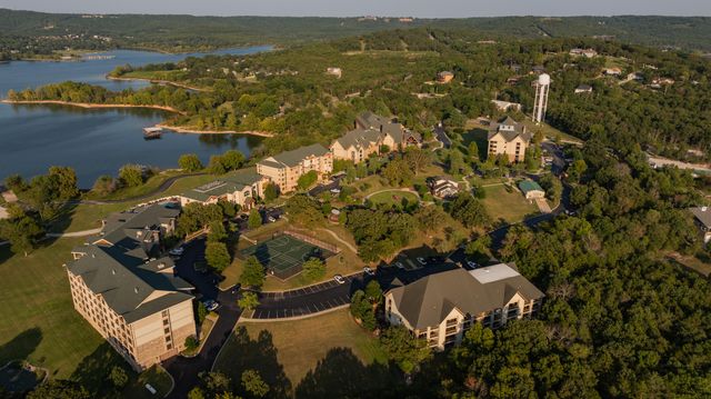 250 Lakewood Drive 5204, Hollister, MO 65672