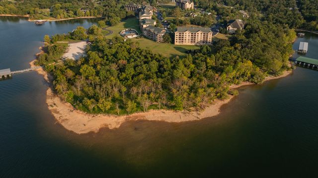 250 Lakewood Drive 5204, Hollister, MO 65672