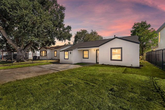 7109 Saint Augustine Street, Houston, TX 77021