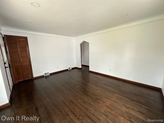 1829 Academy Street, Dearborn, MI 48124