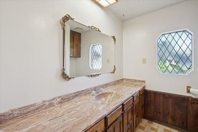 3316 Bobwhite Drive, Bedford, TX 76021