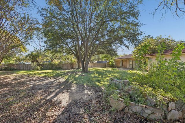 3316 Bobwhite Drive, Bedford, TX 76021