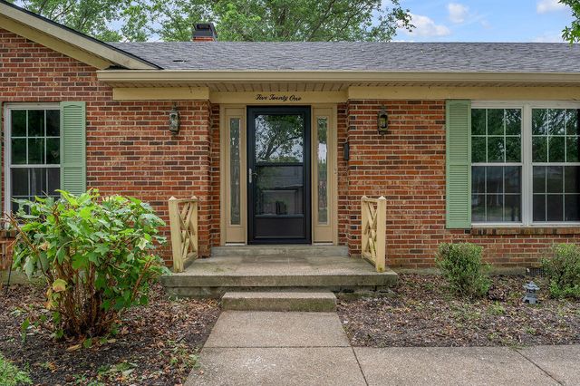 521 Grama Drive, Frankfort, KY 40601