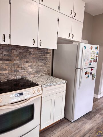 1425 State ST, Emporia, KS 66801