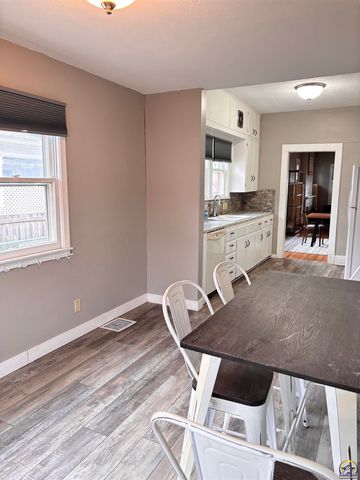 1425 State ST, Emporia, KS 66801