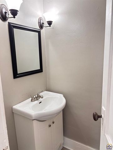 1425 State ST, Emporia, KS 66801